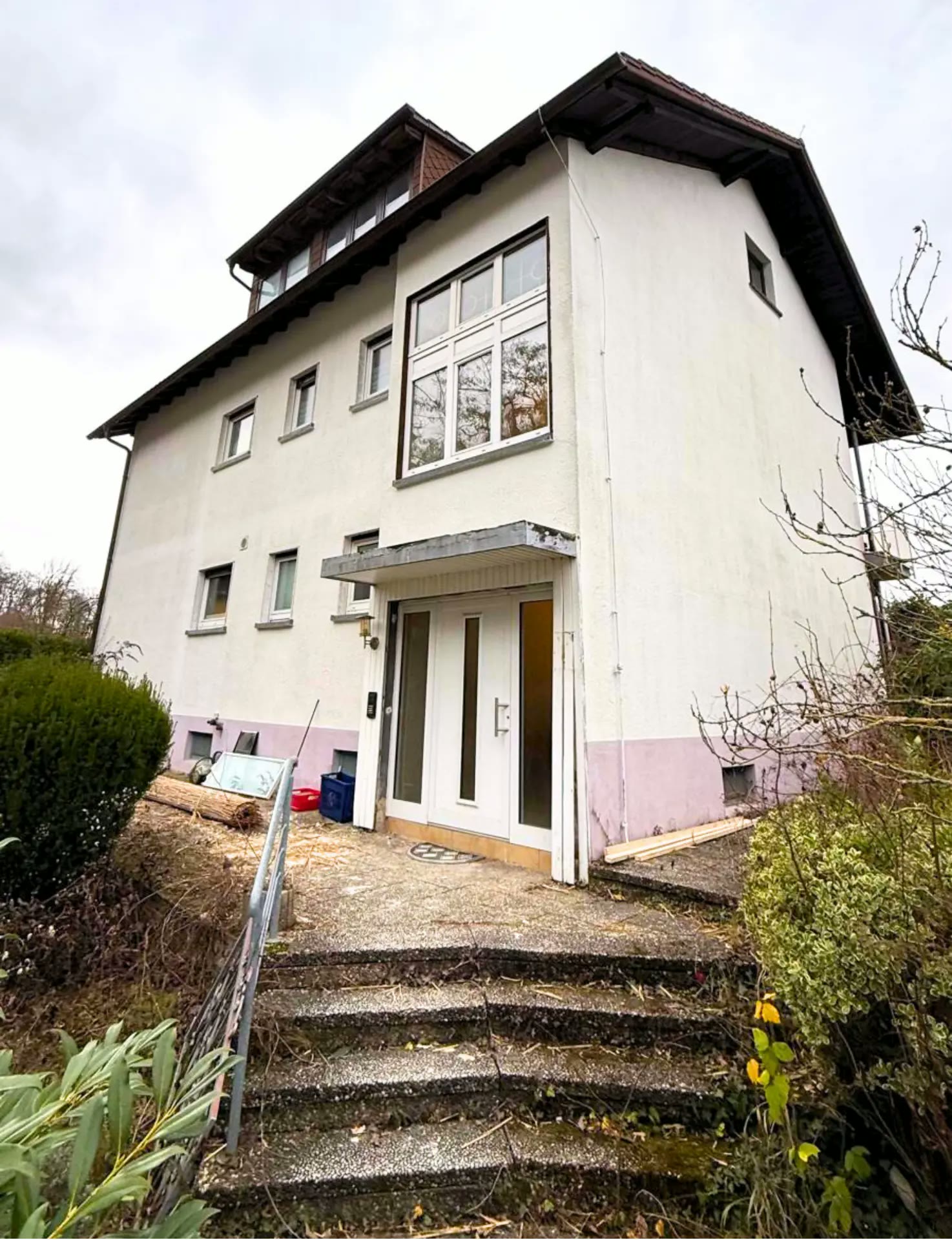 Außenansicht des Dreifamilienhauses